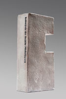 Kulturpreis-Skulptur in Form eines Ziegelsteins.